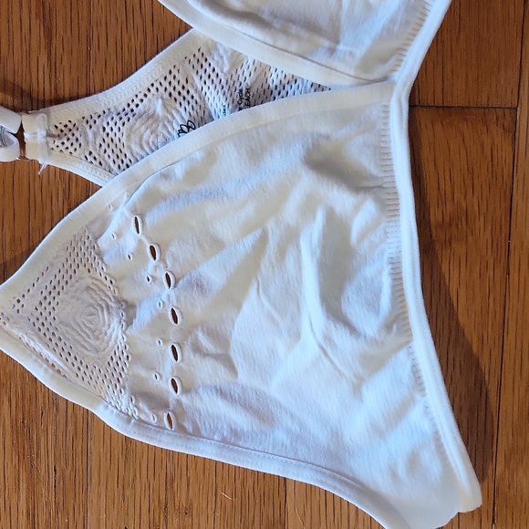 M/L pull on soft bra. New never worn. - Picture 7 of 8